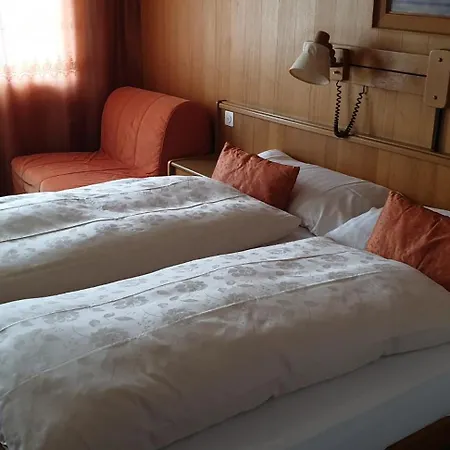 Bellevue-baeren * Krattigen