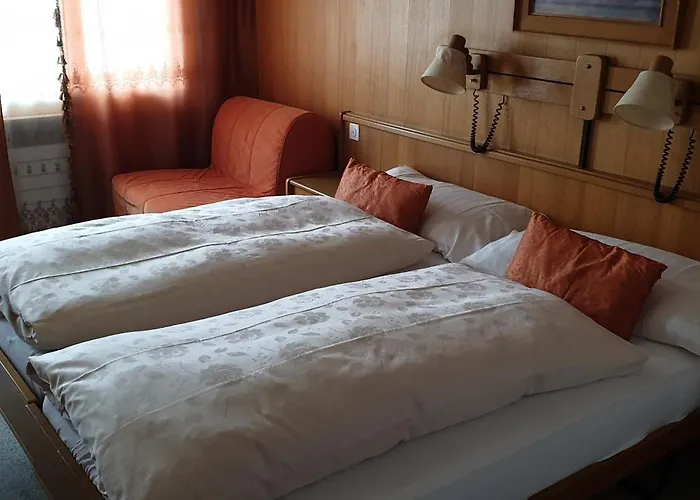 Bellevue-baeren * Krattigen